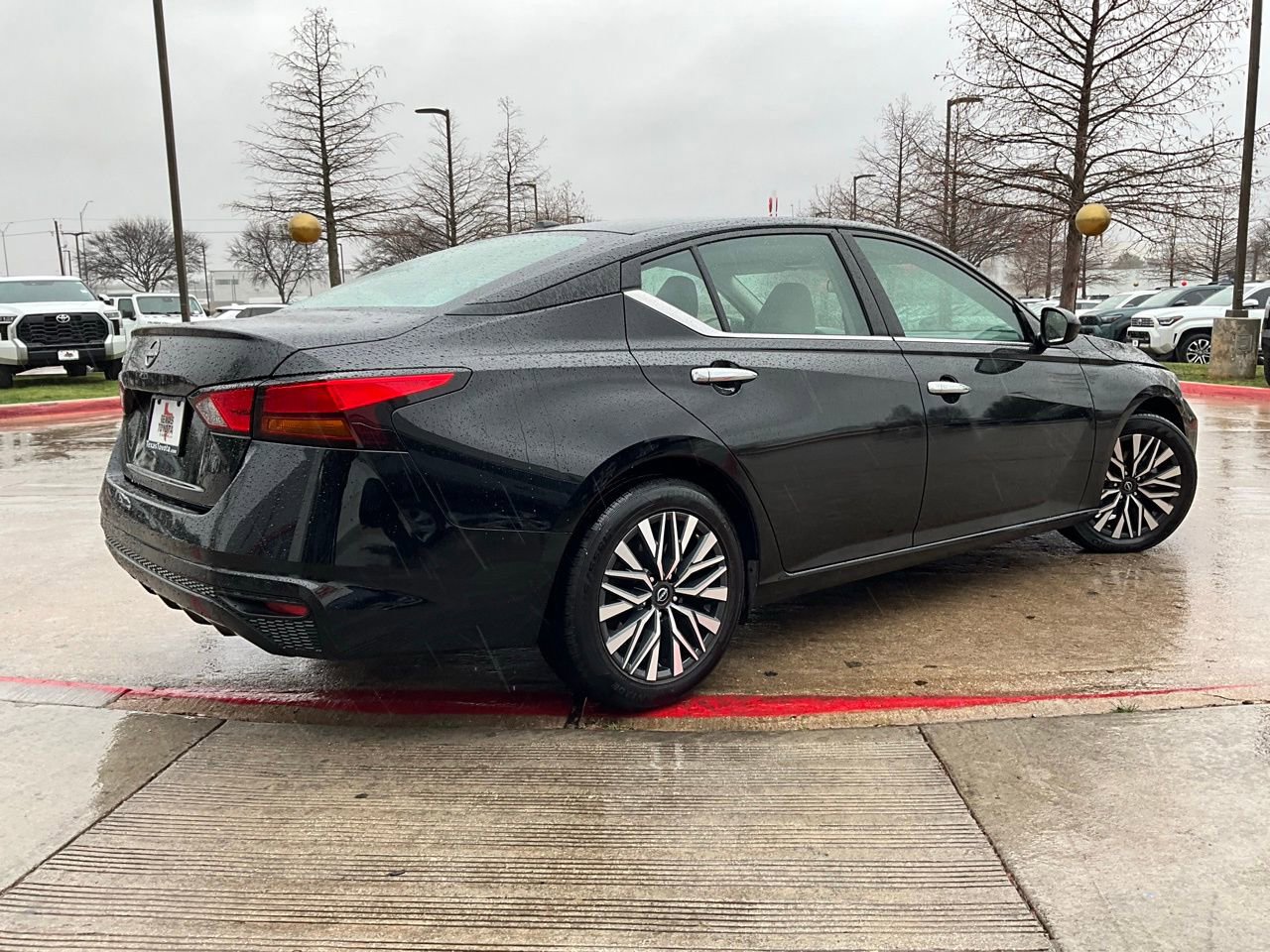 Used 2025 Nissan Altima 2.5 SV image 6