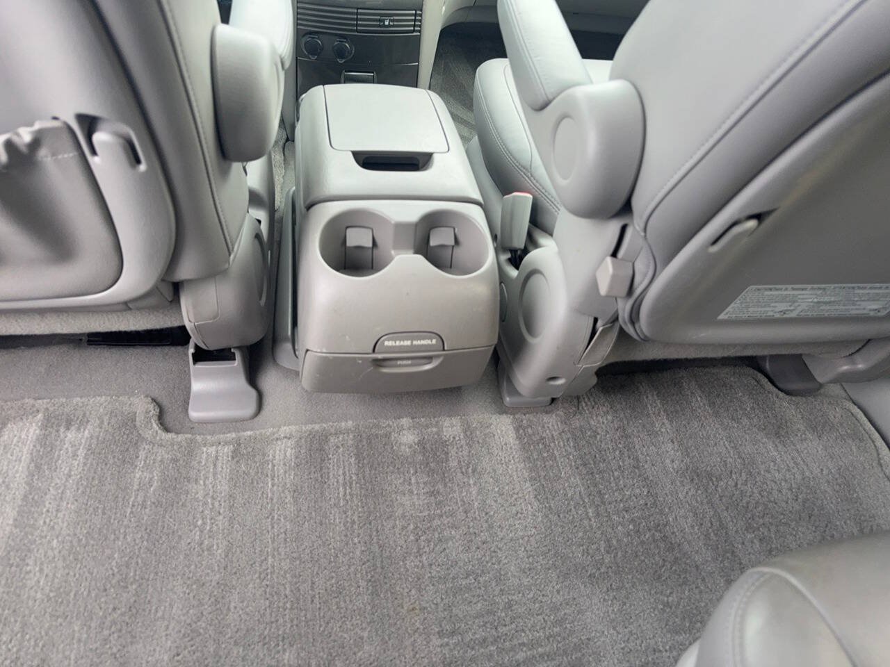 Used 2004 Toyota Sienna XLE w/ XLE Pkg 19 FWD image 21