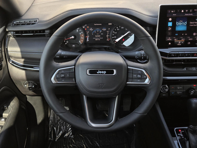 Used 2026 Jeep Compass Latitude AWD/4WD image 14
