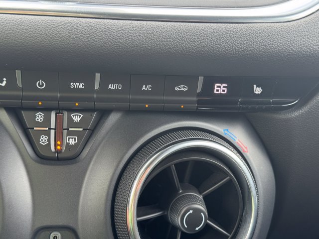 Used 2024 Chevrolet Blazer LT w/ Convenience Package FWD image 33