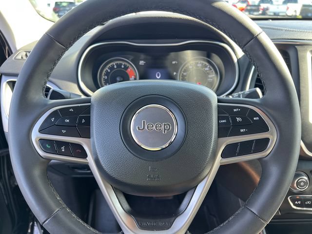 Used 2022 Jeep Cherokee Latitude Lux w/ Mopar Interior Package FWD image 13