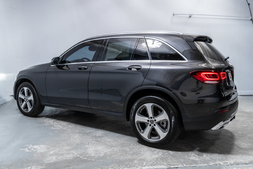 Used 2021 Mercedes-Benz GLC 300 4MATIC w/ Multimedia Package image 2