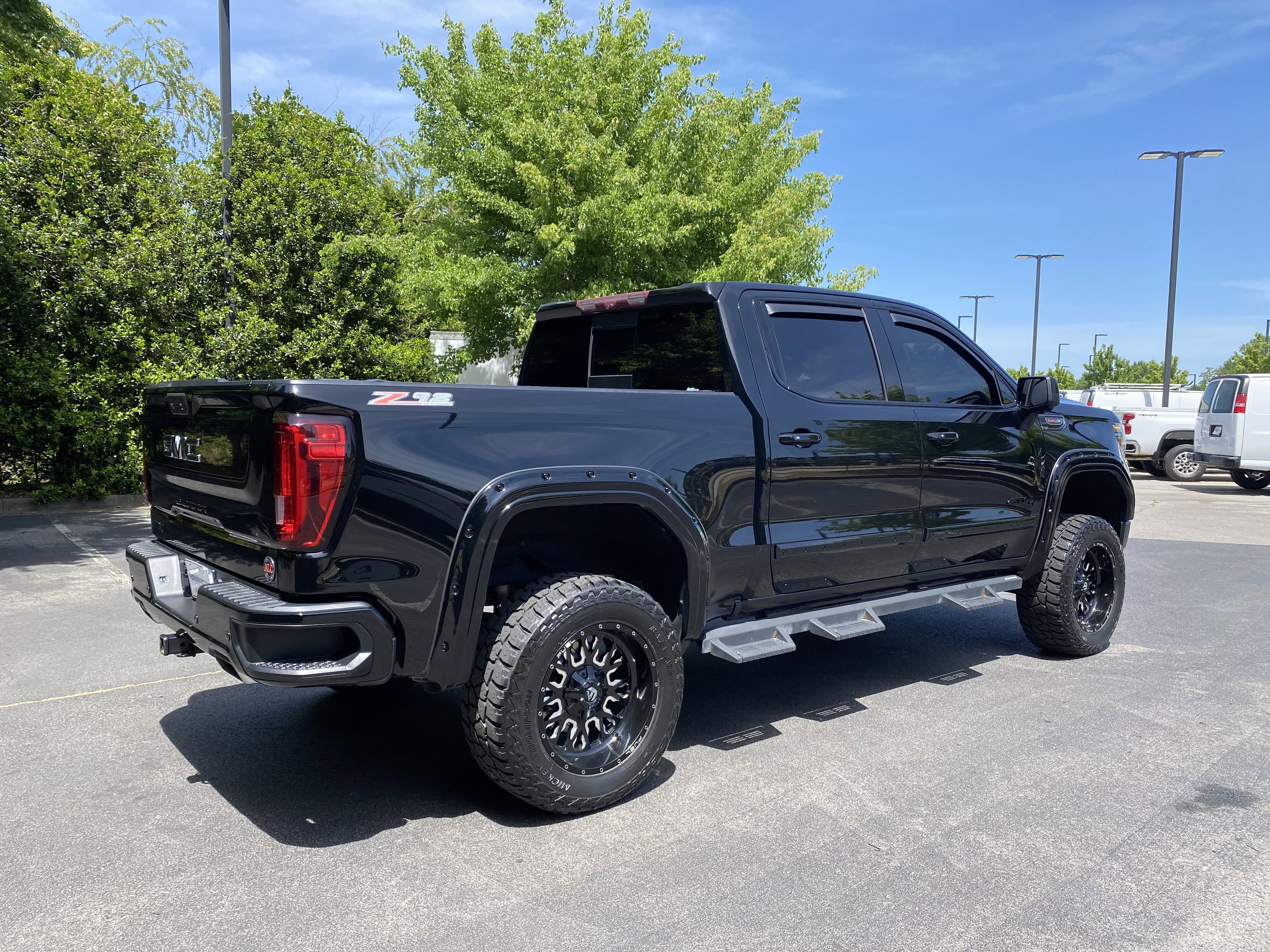Used 2021 GMC Sierra 1500 AT4 w/ Technology Package image 9