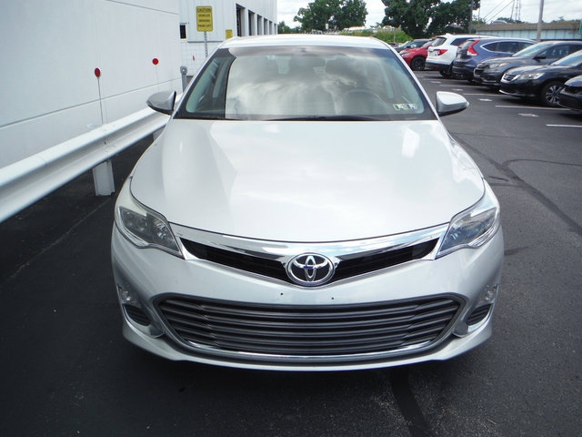 Used 2014 Toyota Avalon XLE FWD image 4