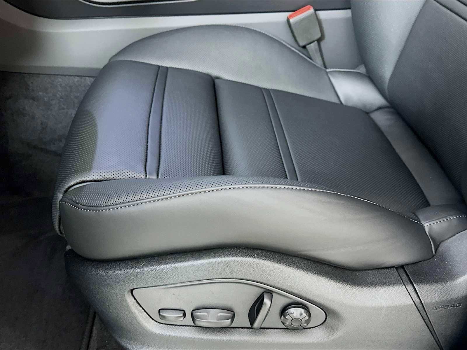 New 2026 Porsche Cayenne Coupe image 12