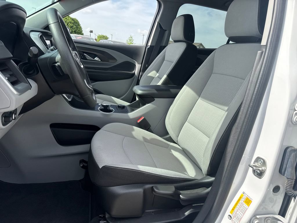 Used 2024 GMC Terrain SLE image 16