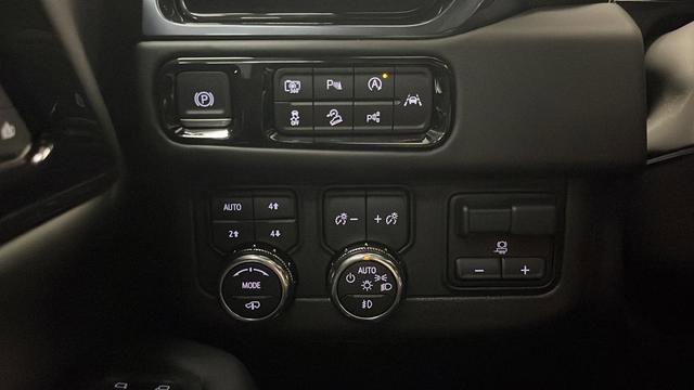 Used 2025 GMC Yukon XL AT4 Ultimate w/ LPO, Floor Liner Package AWD/4WD image 36