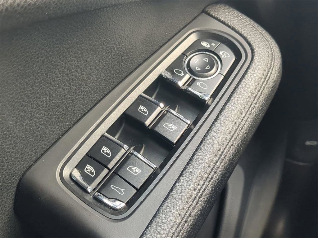 Used 2021 Porsche Macan image 31