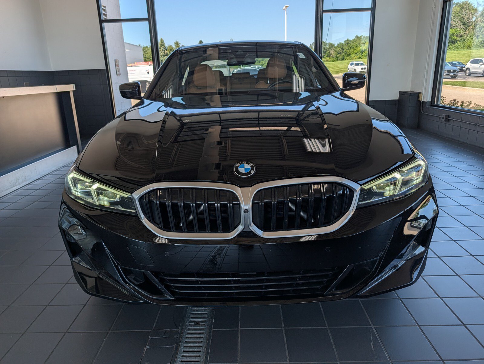 Used 2024 BMW 330i xDrive Sedan w/ Premium Package AWD/4WD image 8