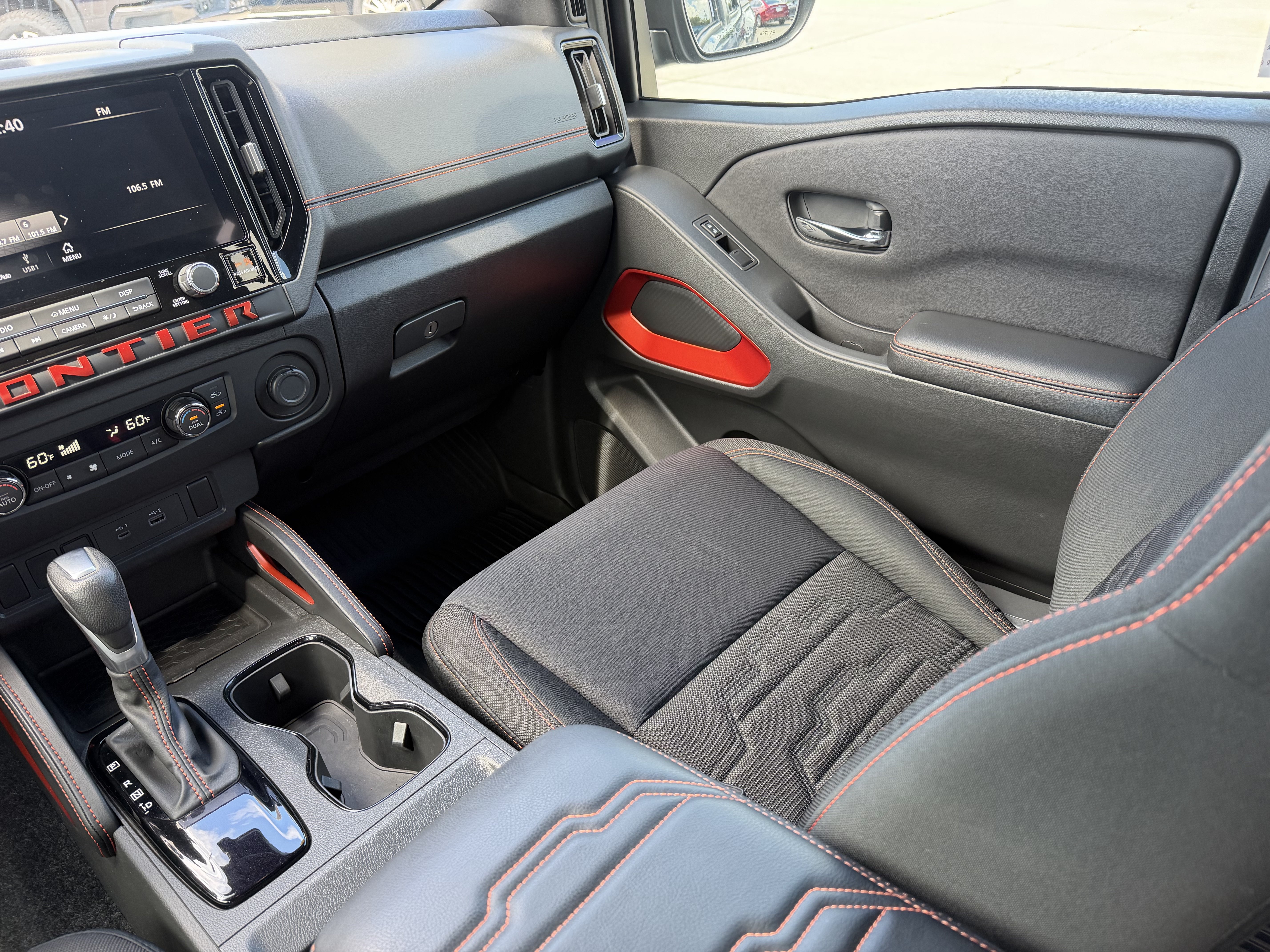 Used 2025 Nissan Frontier PRO-4X AWD/4WD image 17