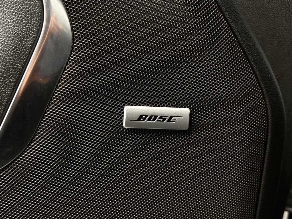 Used 2024 Chevrolet Suburban Premier image 25