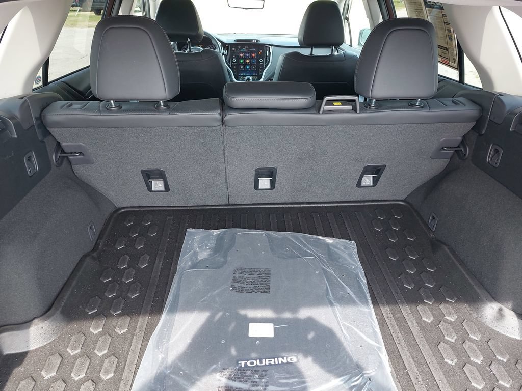 Certified 2025 Subaru Outback Touring AWD/4WD image 11