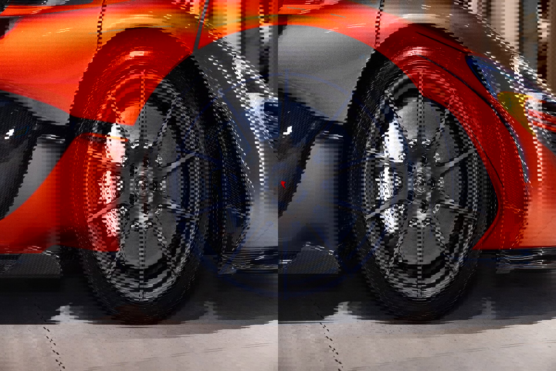 Used 2014 McLaren P1 image 40