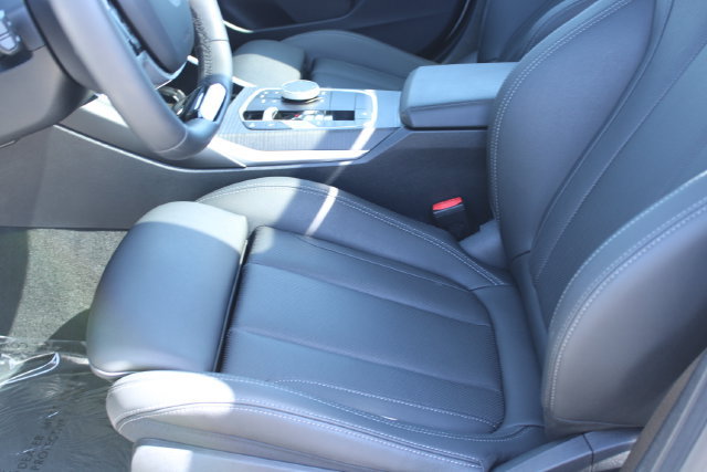 Used 2025 BMW i4 eDrive40 RWD image 36