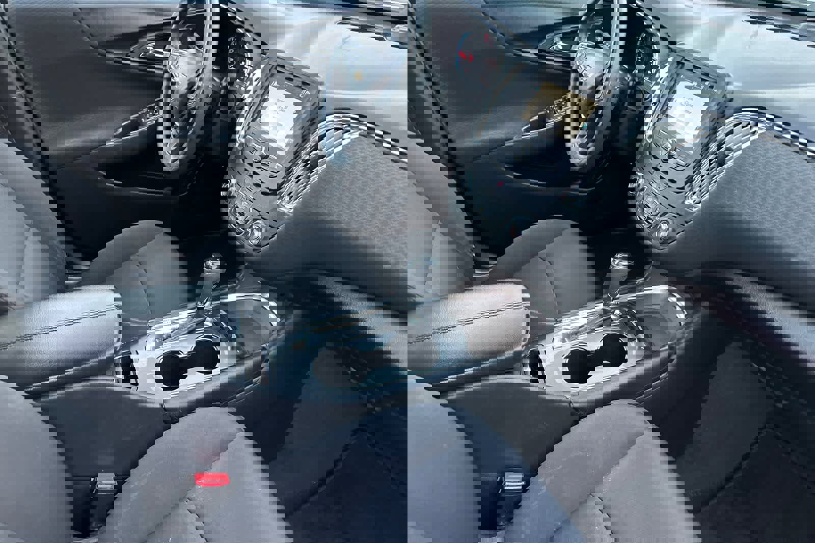 Used 2017 Chevrolet Malibu LT image 17