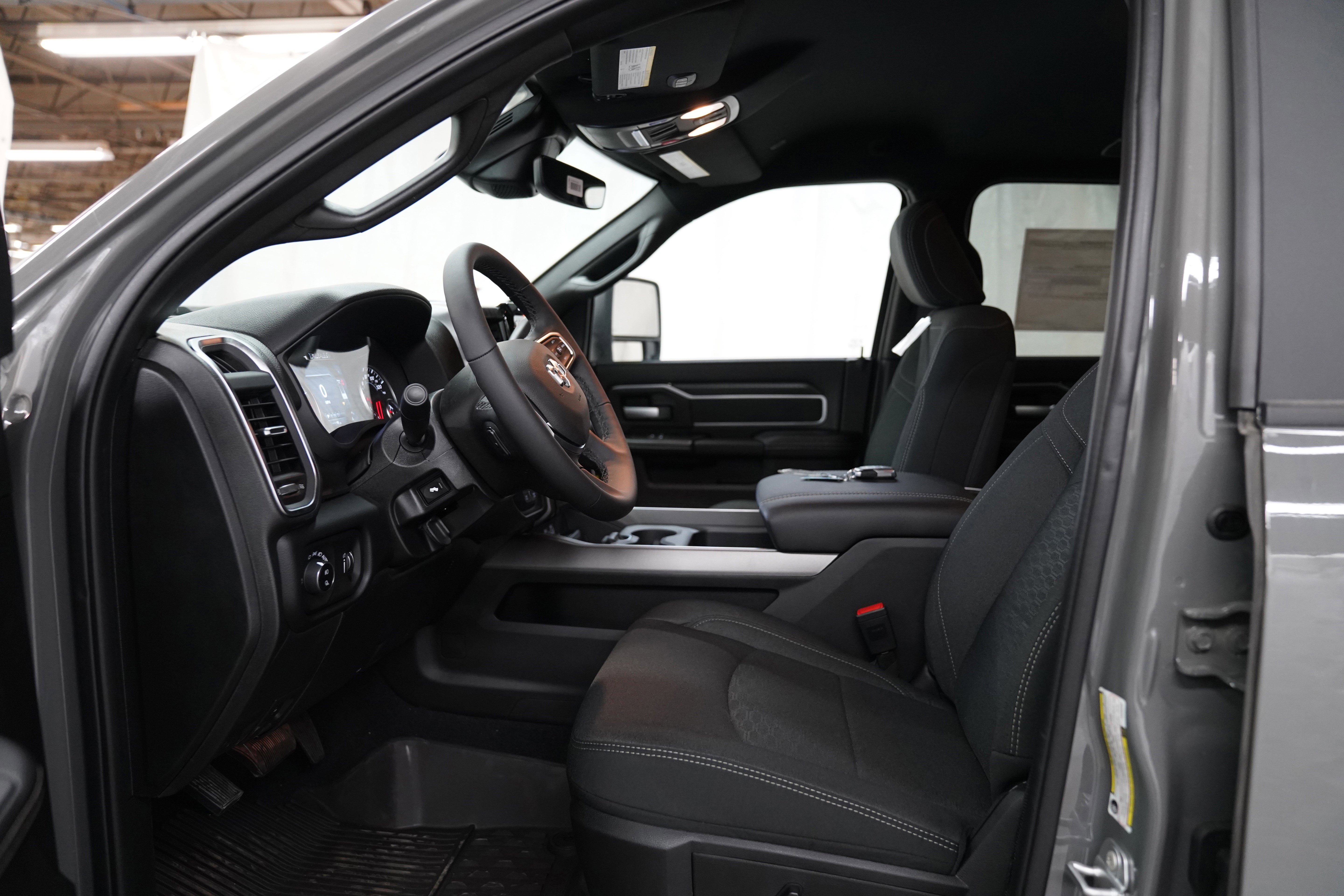 New 2026 RAM 2500 Big Horn AWD/4WD image 4