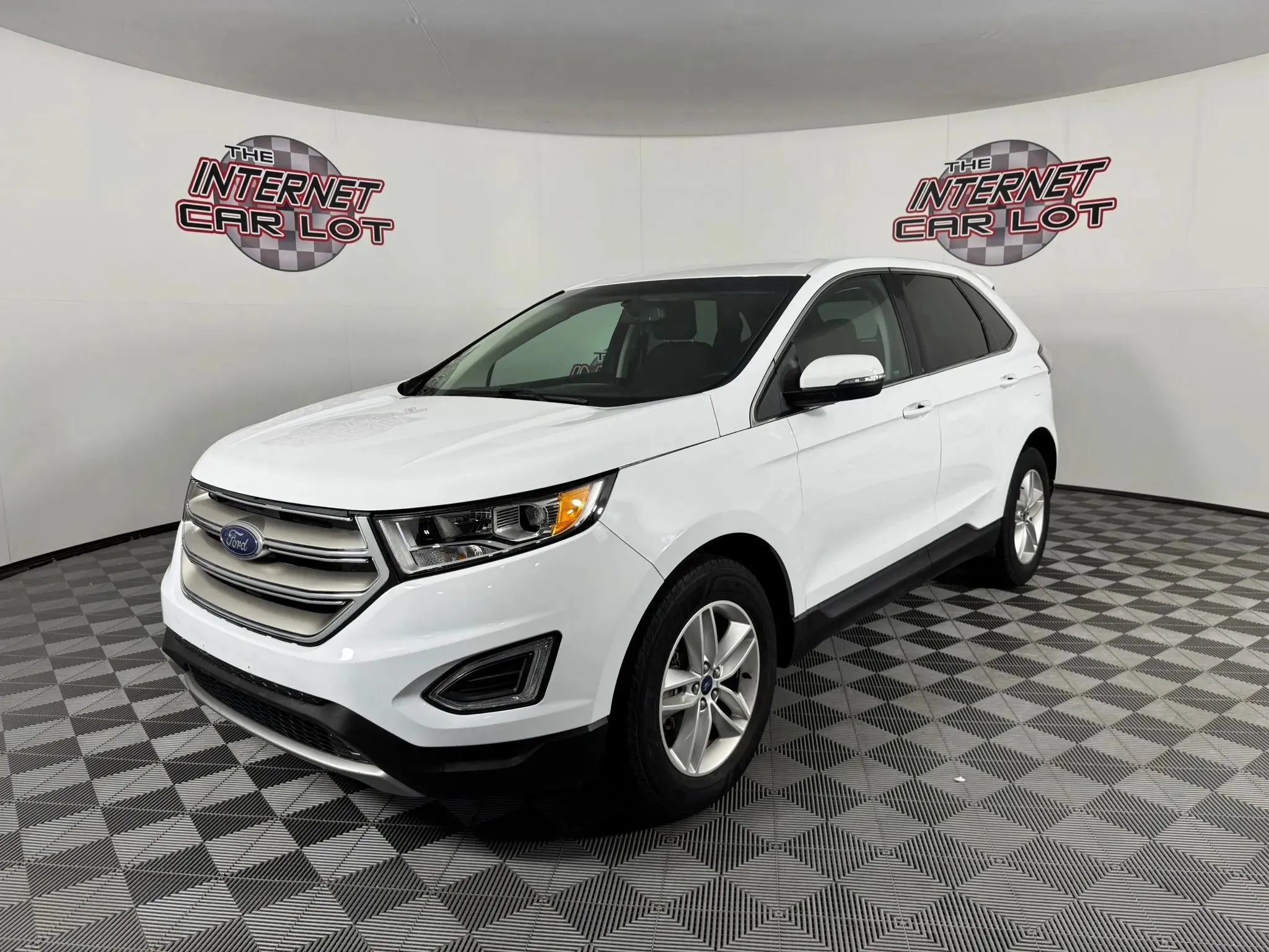 Used 2016 Ford Edge SEL FWD image 3