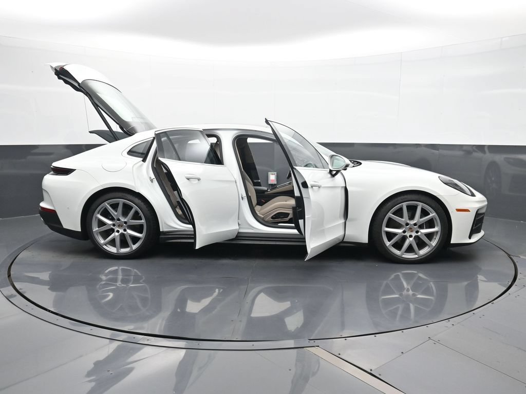 Certified 2026 Porsche Panamera w/ Premium Package RWD image 33