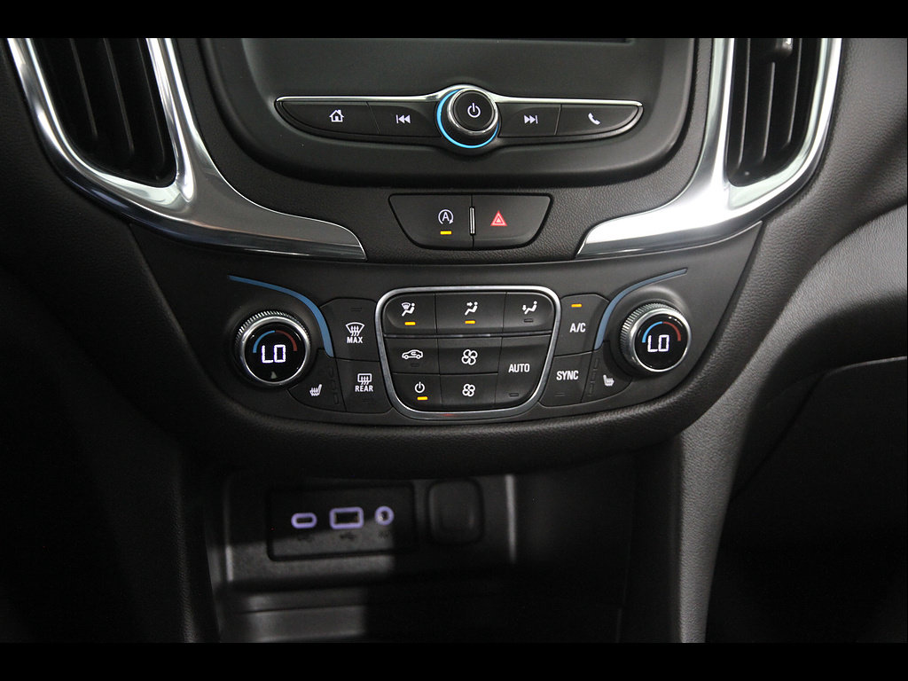 Used 2024 Chevrolet Equinox LT AWD/4WD image 14