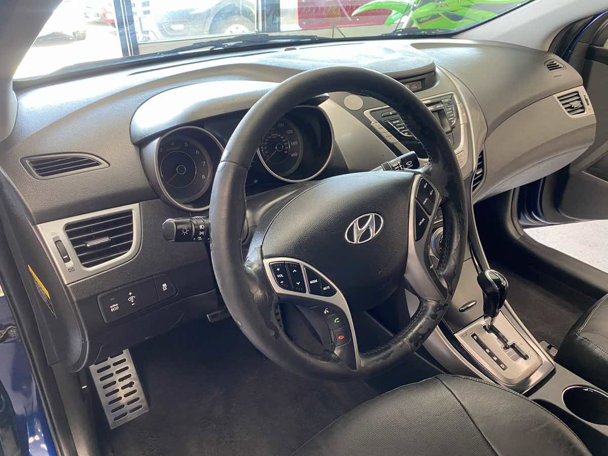 Used 2013 Hyundai Elantra SE FWD image 13