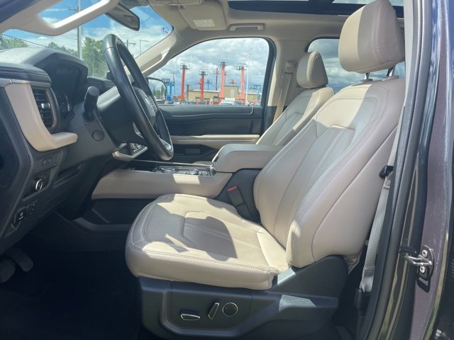 Used 2024 Ford Expedition Limited image 8