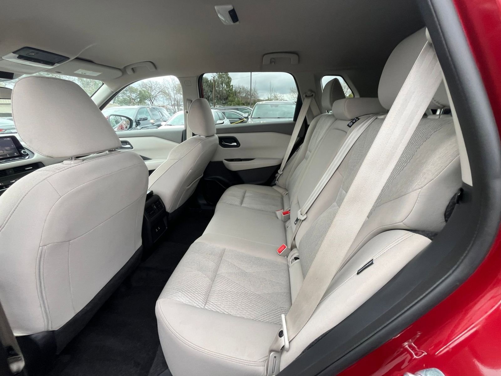 Used 2025 Nissan Rogue SV image 28