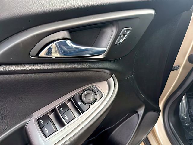 Used 2022 Chevrolet Malibu LT FWD image 19