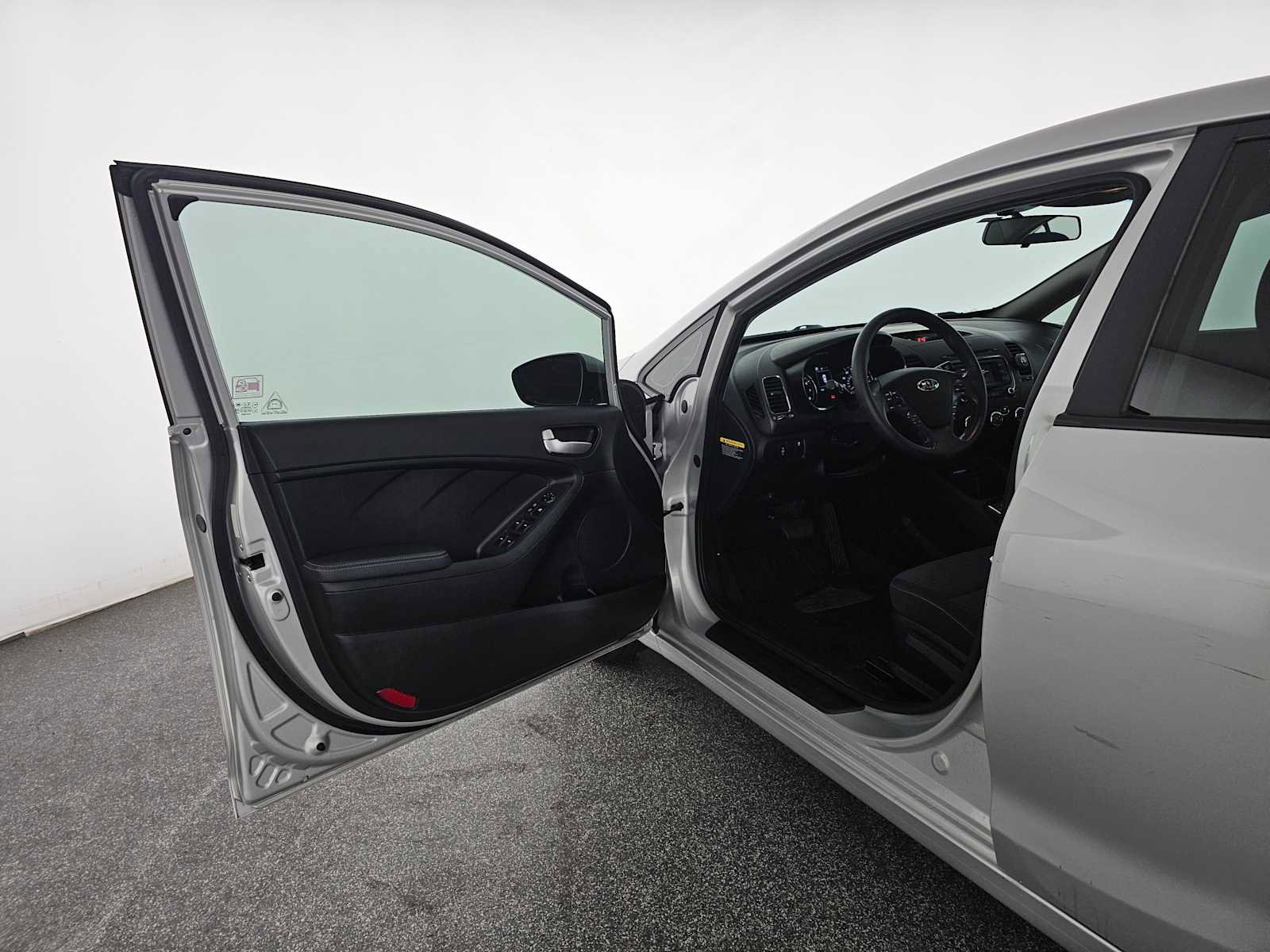 Used 2017 Kia Forte LX w/ LX Popular Package image 19