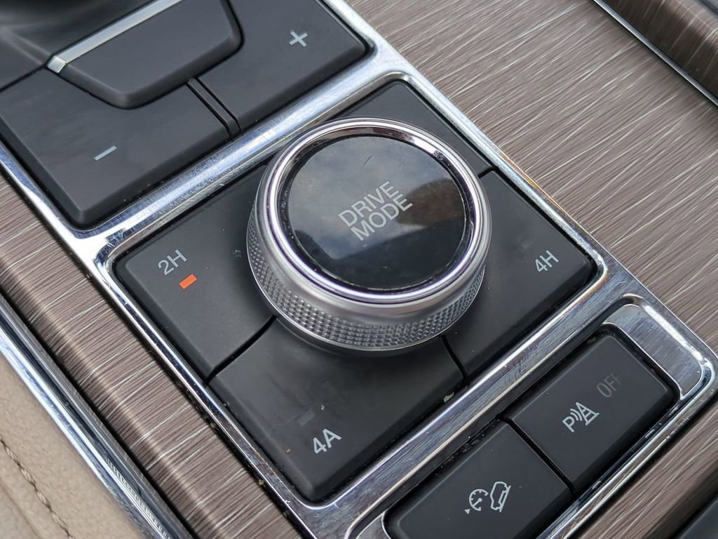 Used 2024 Ford Expedition Max Limited image 31