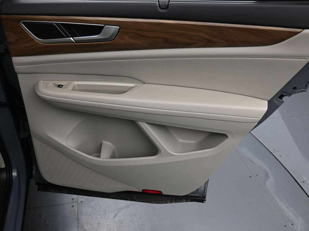 Used 2025 Volkswagen Atlas SE FWD image 18