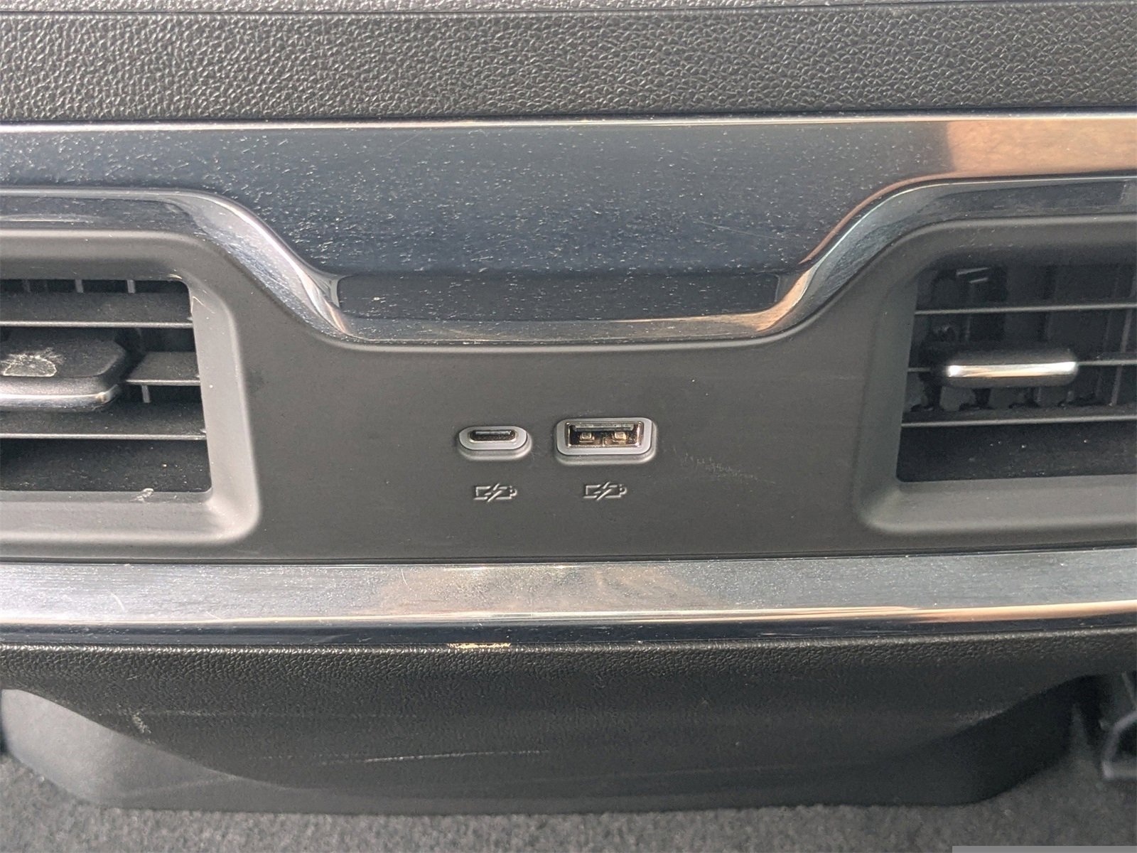 Used 2024 Chevrolet Silverado 2500 LTZ image 14