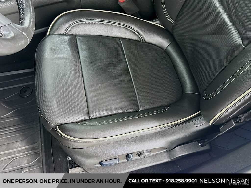 Used 2024 Chevrolet Traverse Premier w/ Redline Edition AWD/4WD image 20