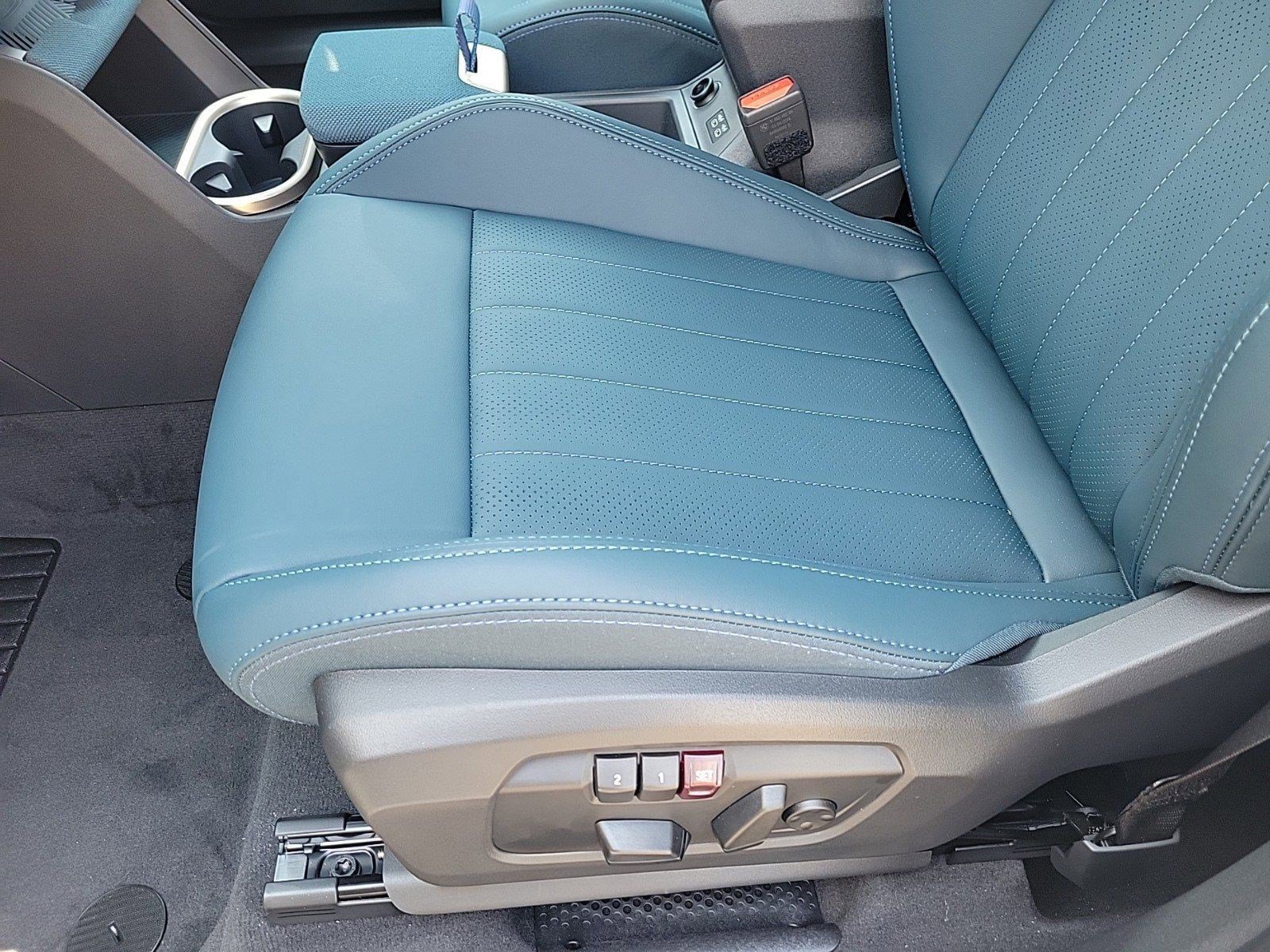 Used 2025 MINI Cooper Countryman S w/ Comfort Package Max image 12