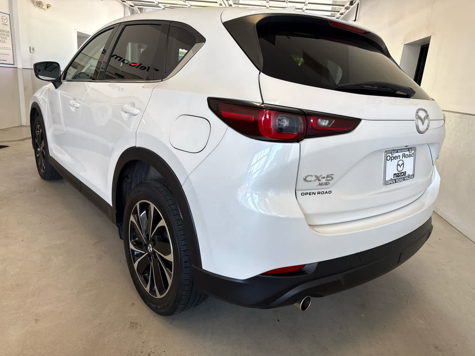 Certified 2023 MAZDA CX-5 AWD 2.5 S w/ Premium Package image 5