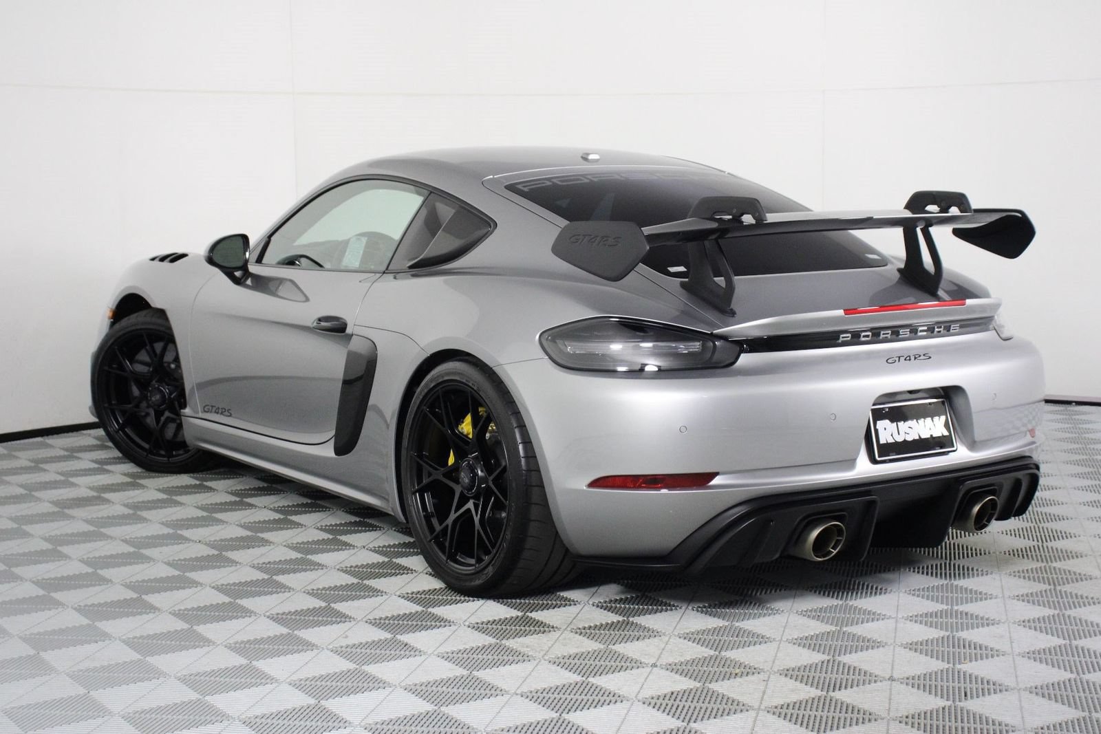 Certified 2025 Porsche 718 Cayman GT4 RS RWD image 3