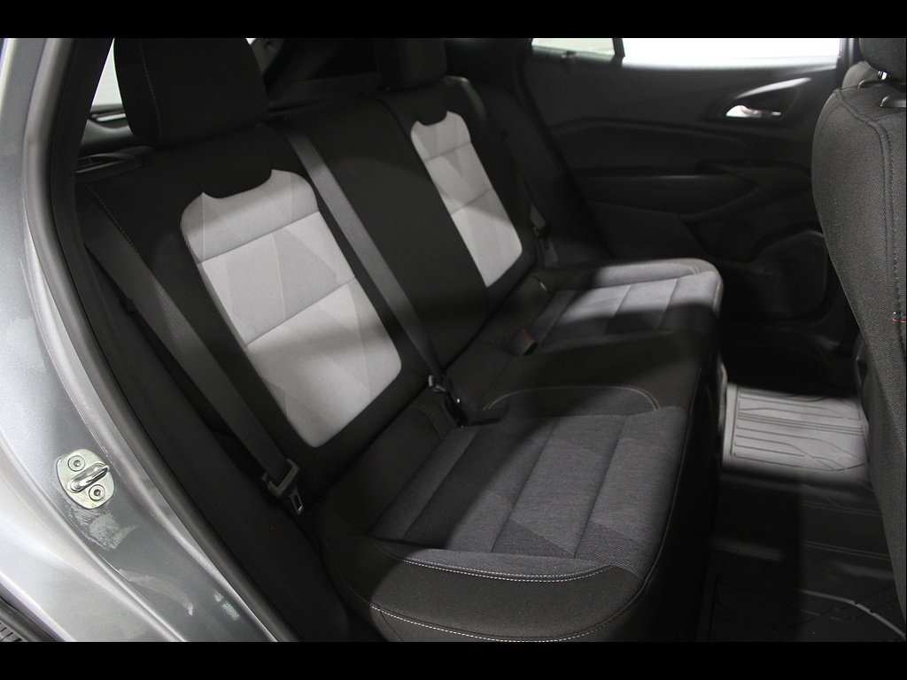 Used 2024 Chevrolet Trax RS w/ Driver Confidence Package FWD image 17