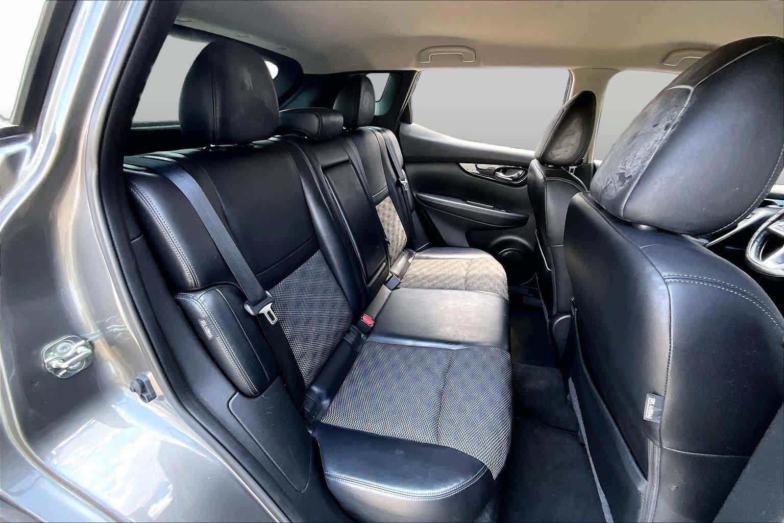 Used 2021 Nissan Rogue Sport SV w/ Technology Package FWD image 20