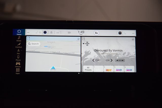 Used 2025 Jeep Wrangler Unlimited Rubicon w/ Technology Group image 33