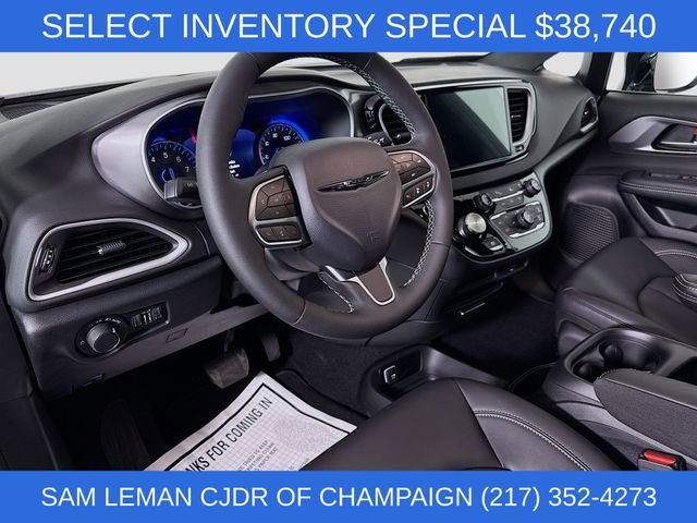 New 2026 Chrysler Voyager LX FWD image 9