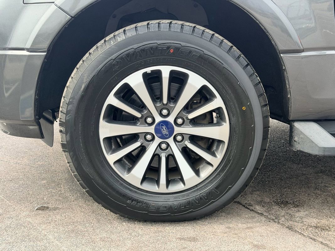 Used 2015 Ford Expedition EL XLT w/ Equipment Group 202A image 28