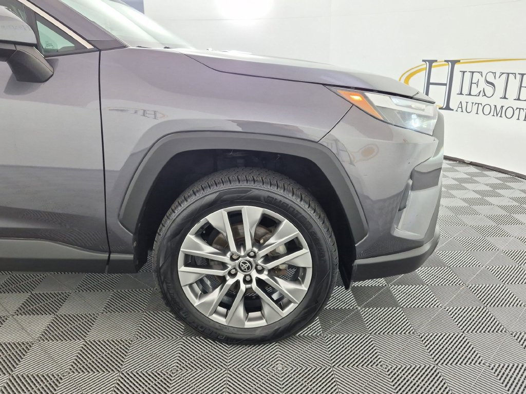 Used 2022 Toyota RAV4 XLE Premium FWD image 11