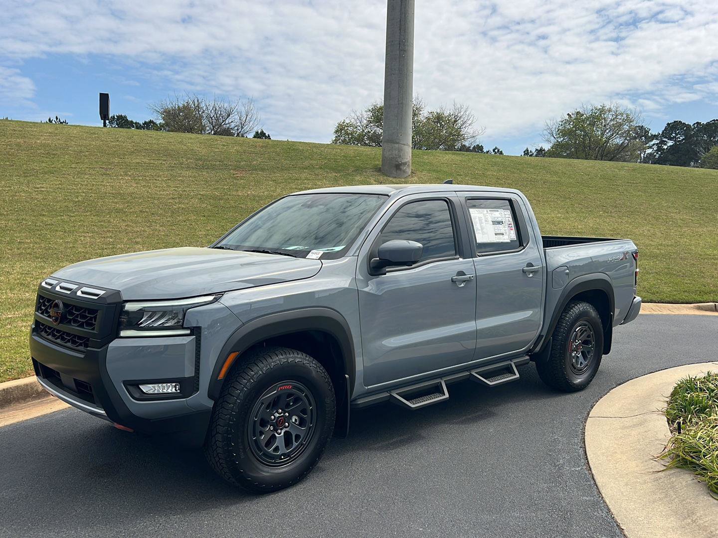 New 2026 Nissan Frontier Pro-X w/ Pro-X Convenience Package RWD image 2