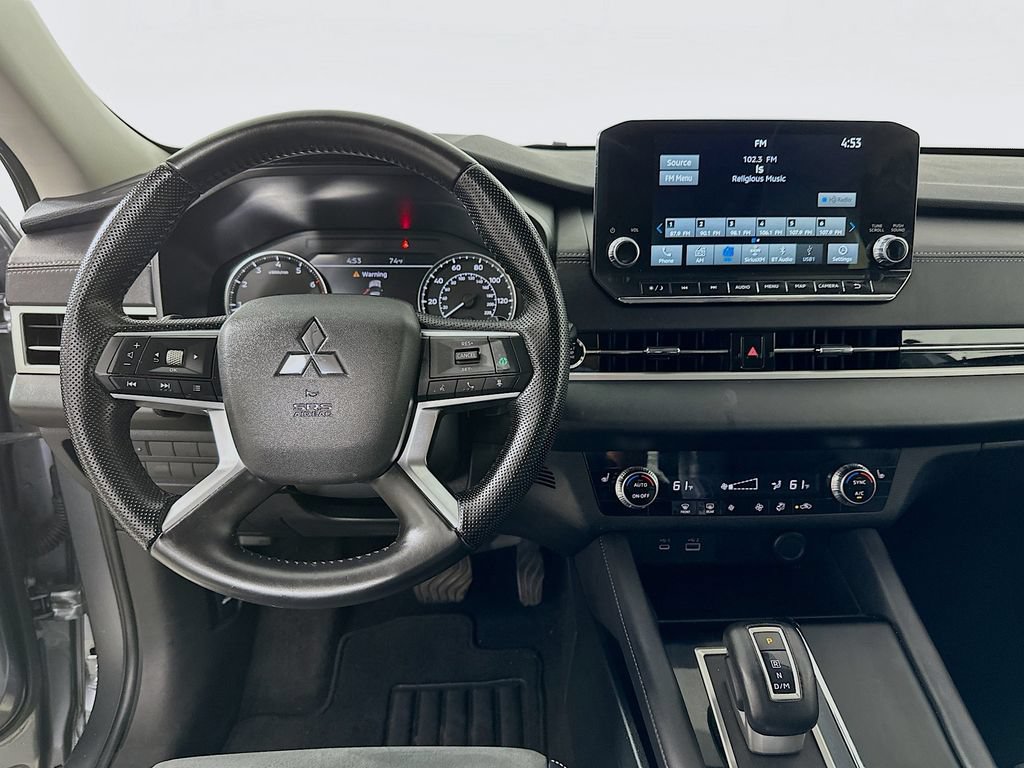 Used 2023 Mitsubishi Outlander SE FWD image 19