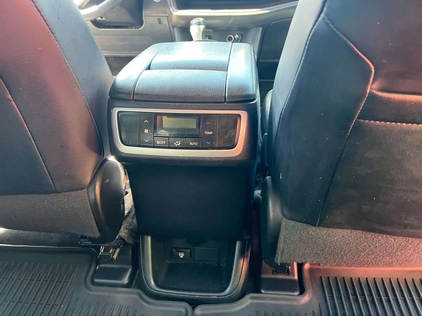 Used 2015 Toyota Highlander XLE FWD image 24