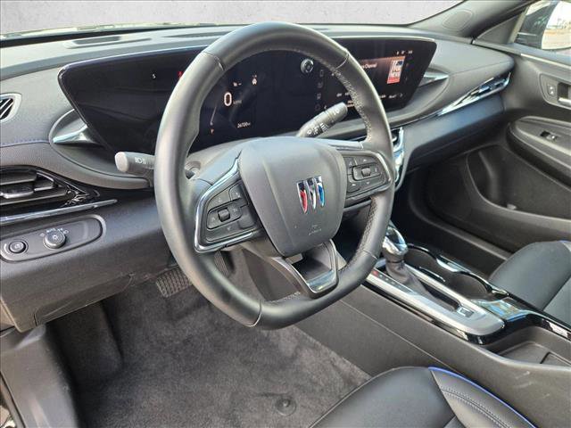 Used 2025 Buick Envista Sport Touring image 10