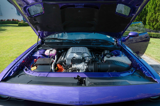 Used 2016 Dodge Challenger SRT Hellcat RWD image 15