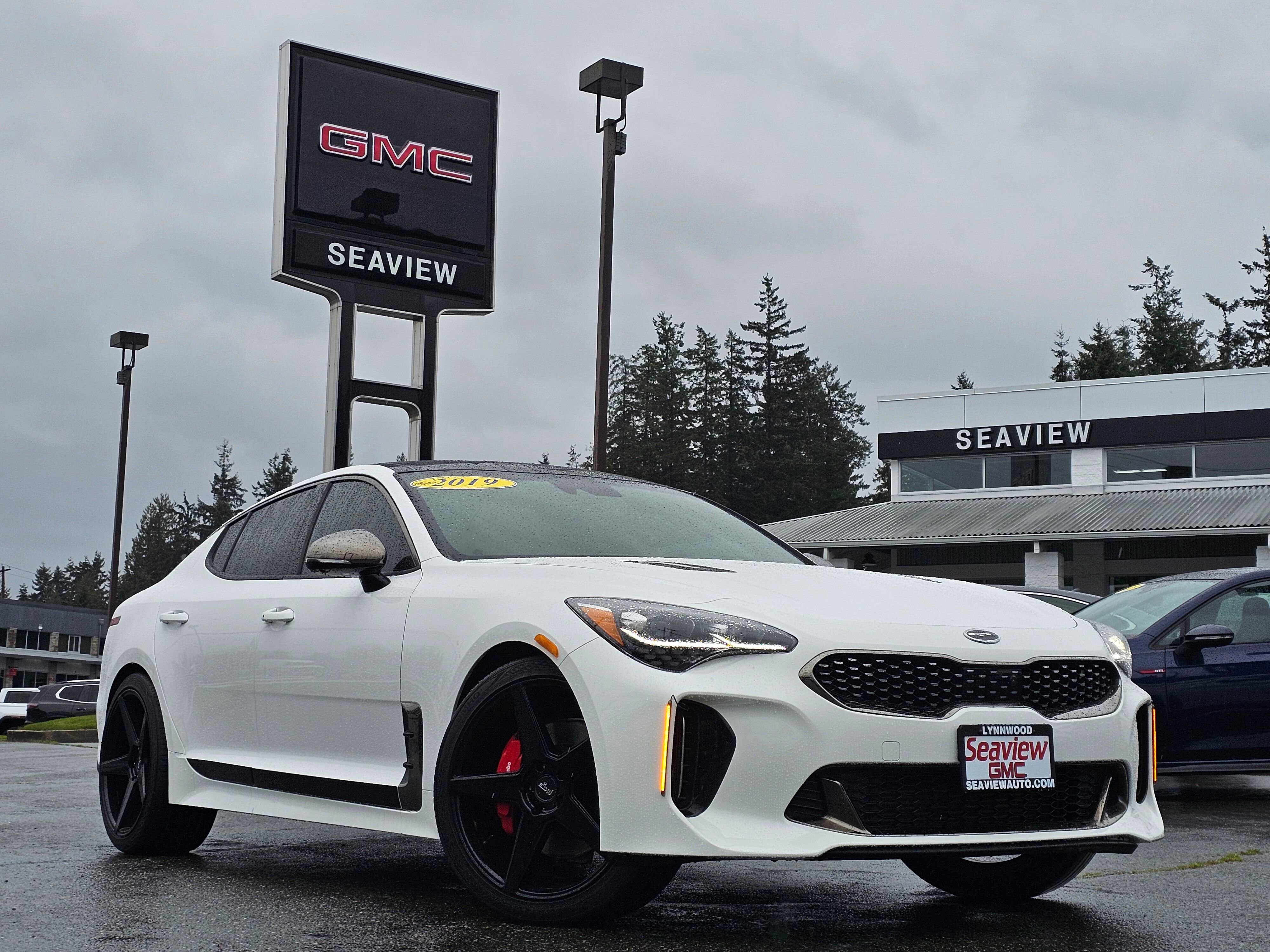 Used 2019 Kia Stinger GT2 image 1