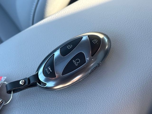 Certified 2025 Hyundai Elantra Limited image 29