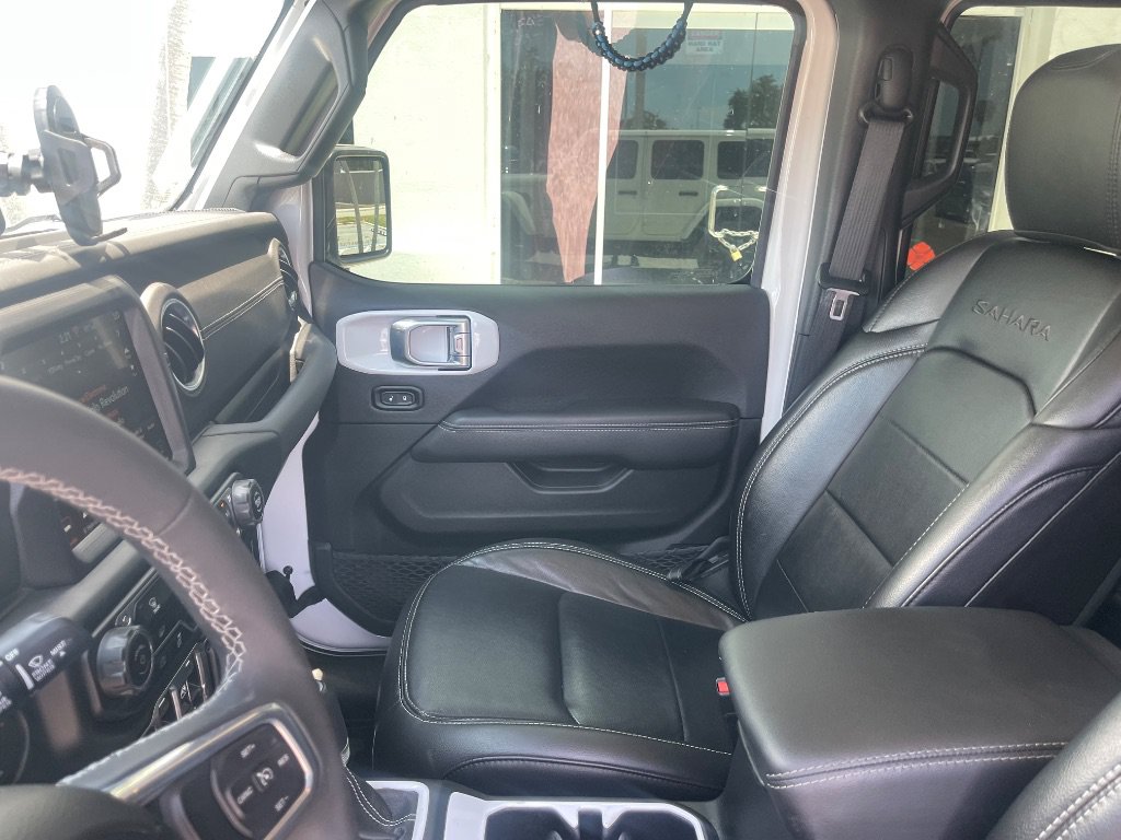 Used 2023 Jeep Wrangler Unlimited Sahara AWD/4WD image 22