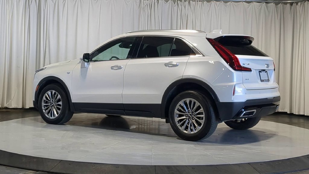 Used 2024 Cadillac XT4 Premium Luxury AWD/4WD image 6